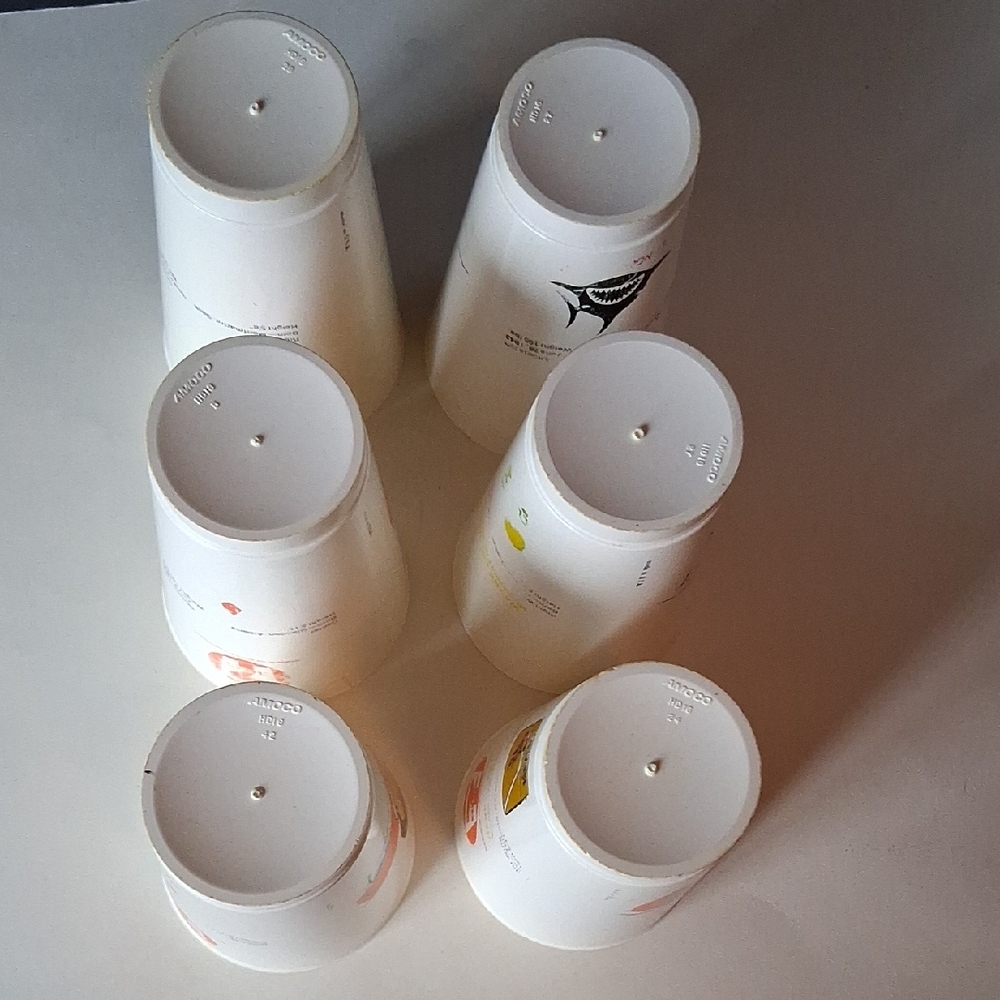 Vintage WHA Illustrated White and Orange Cups Set - Picture 4 of 16